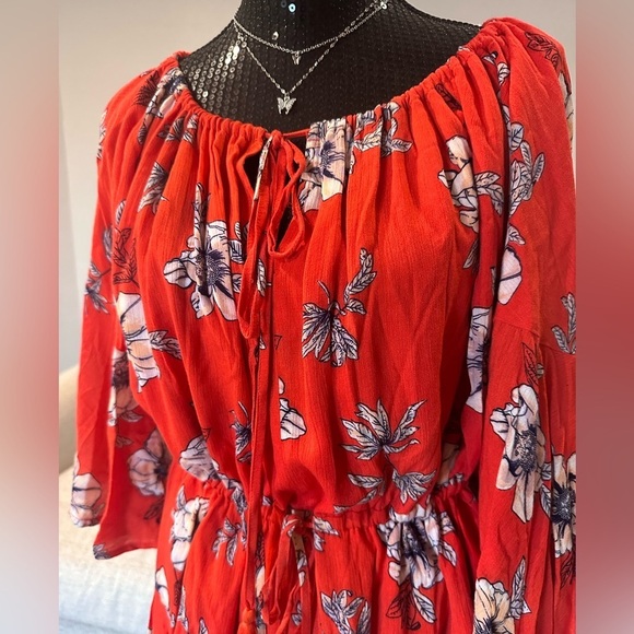 VICI Romper Dark Orange/Red Floral with drawstring waist! Size S EUC ❤️ - Picture 3 of 7